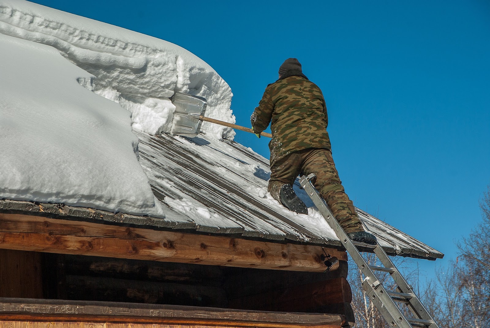 roof clearing snow roof clearing snow